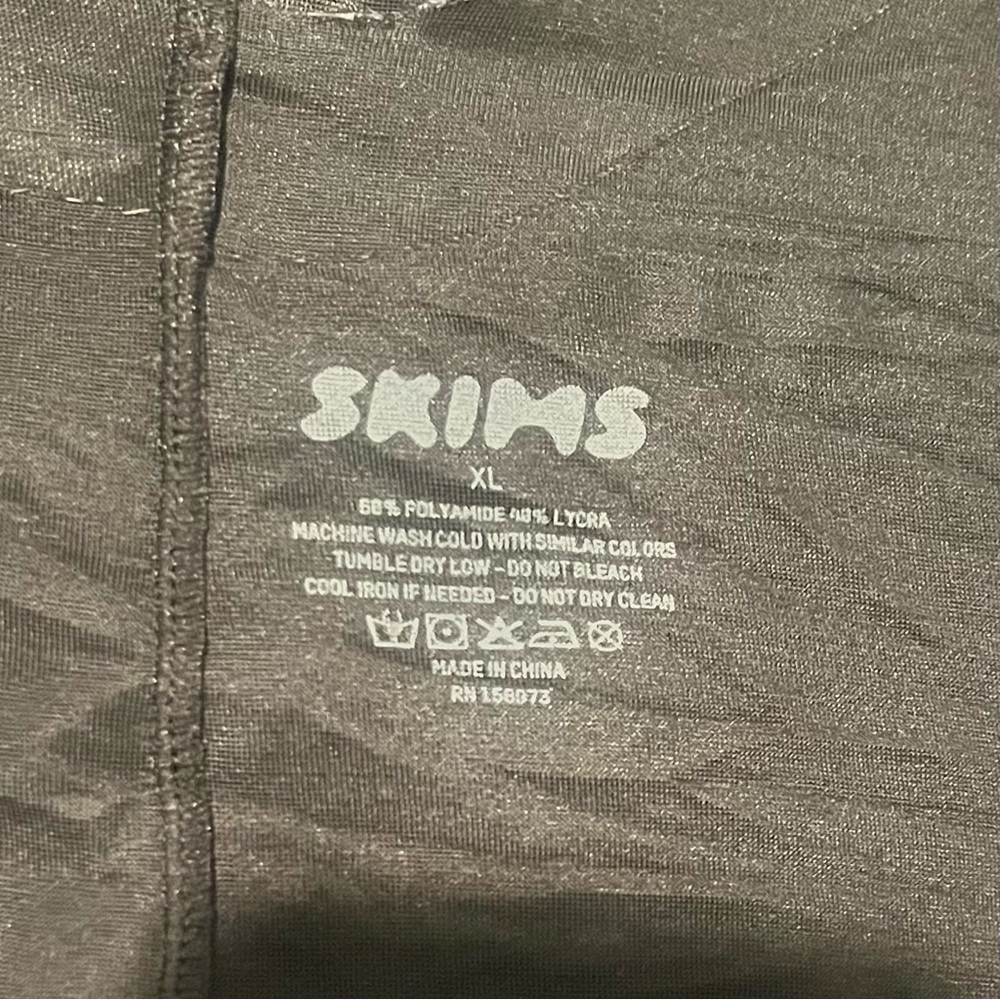 😘 SKIMS Black Sheer Sculpt Low Back Short XL 😘 - Picture 9 of 11